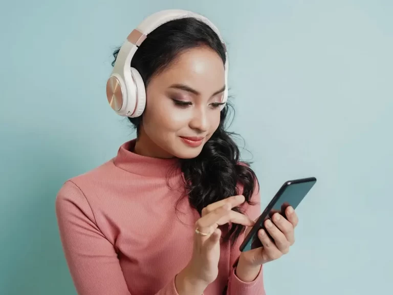 Downloading Music on a Budget: Finding the Best Deals and Discounts Online